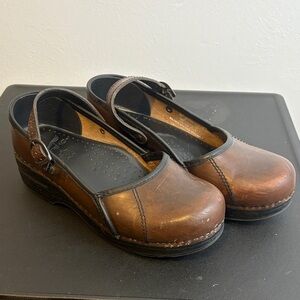 Dansko Black and Tan Leather Footwear